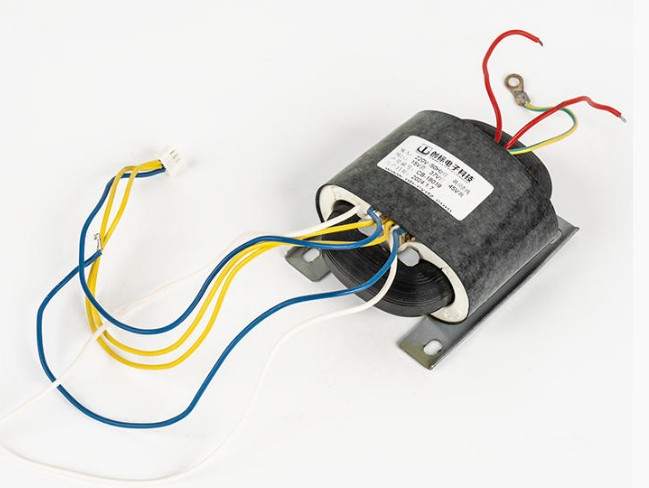 Varför kan den cirkulära kärndesignen hos R-Type Transformer avsevärt minska energiförlusten och förbättra konverteringseffektiviteten?