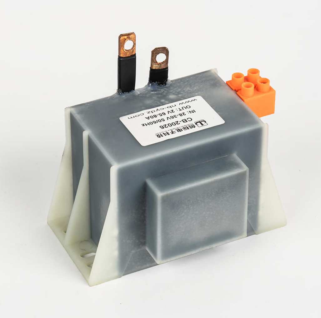 Vilka är säkerhetsskyddsåtgärderna för en högströmstransformator?